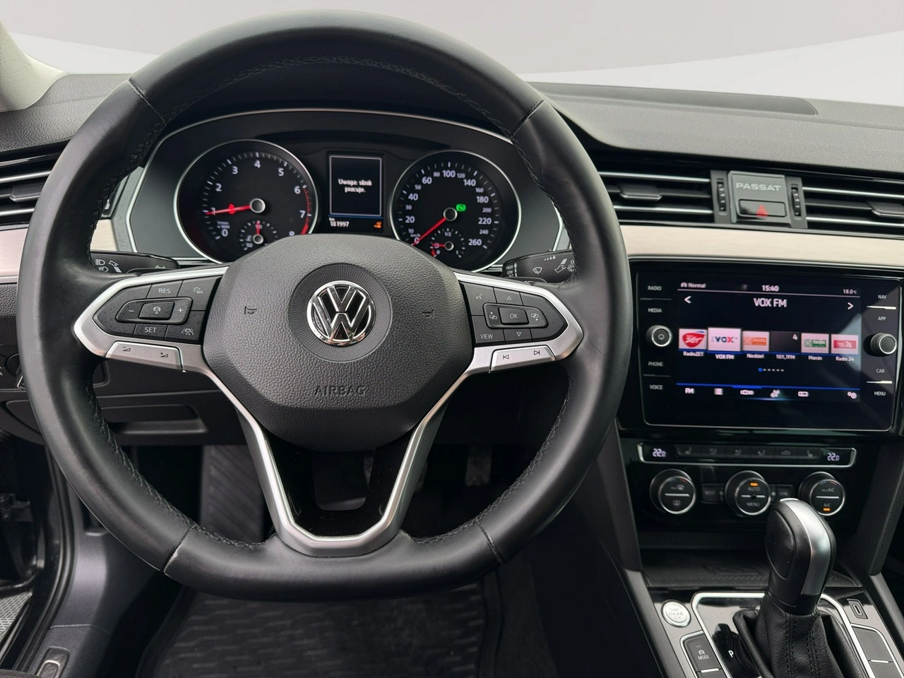 Volkswagen Passat - Zdjęcie 13