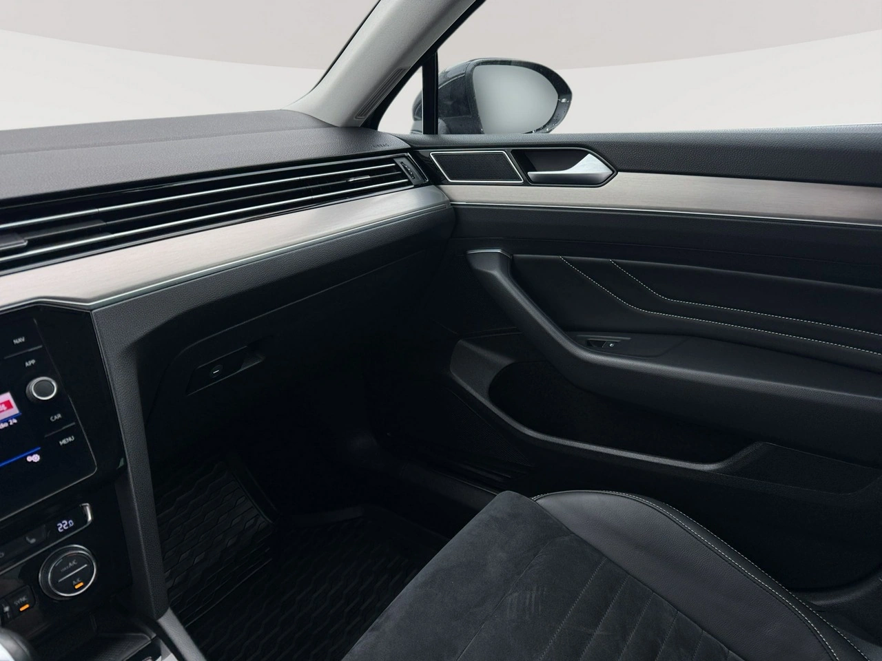 Volkswagen Passat - Zdjęcie 24