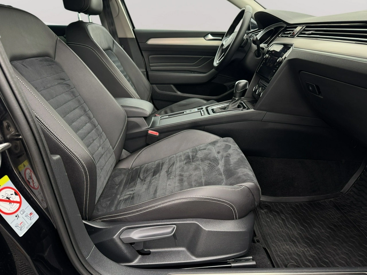 Volkswagen Passat - Zdjęcie 29
