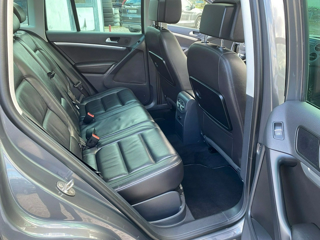 Volkswagen Tiguan - Zdjęcie 12