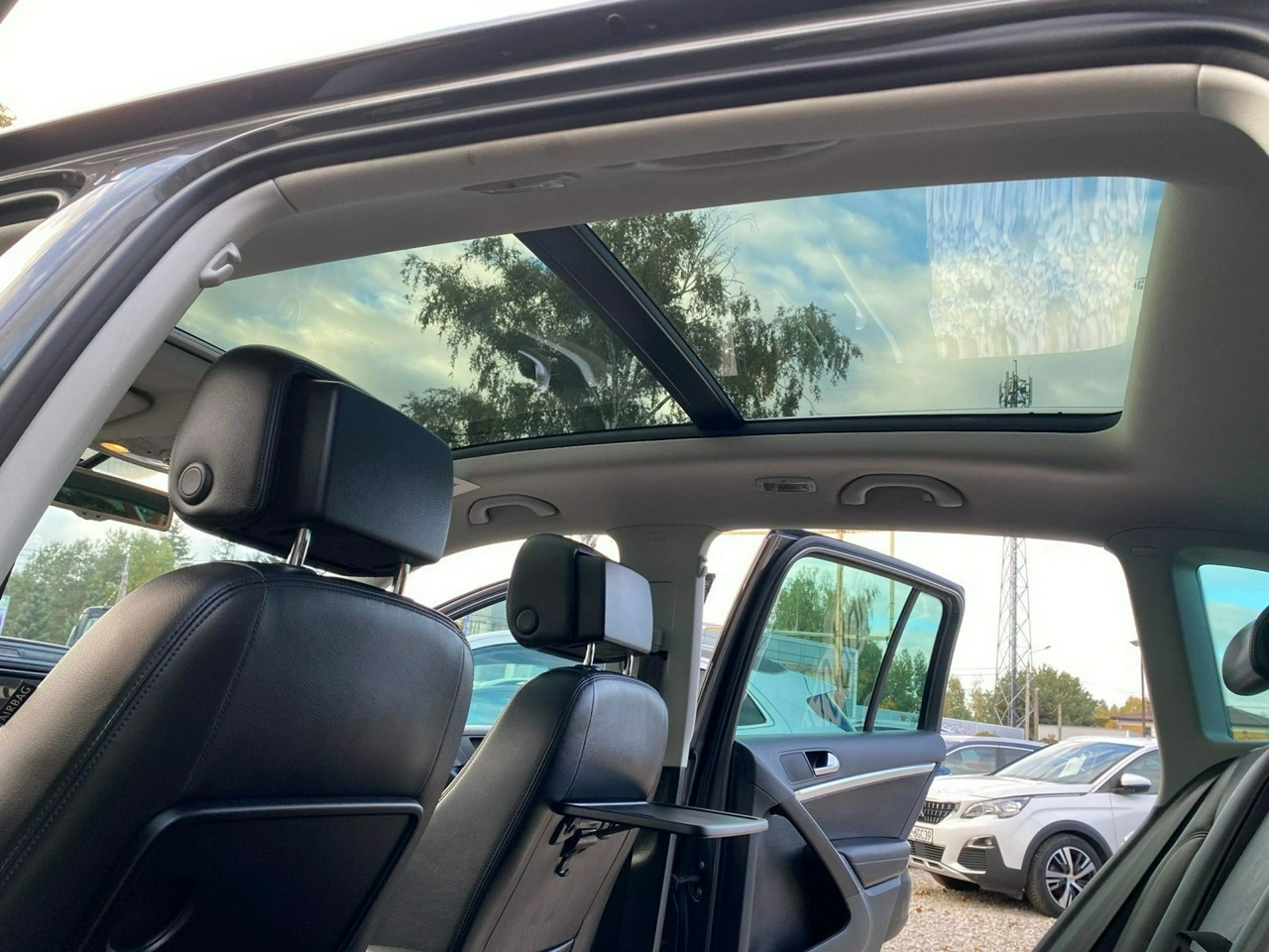 Volkswagen Tiguan - Zdjęcie 15