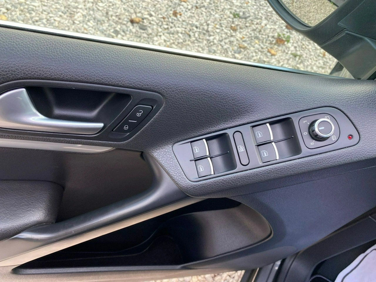 Volkswagen Tiguan - Zdjęcie 17