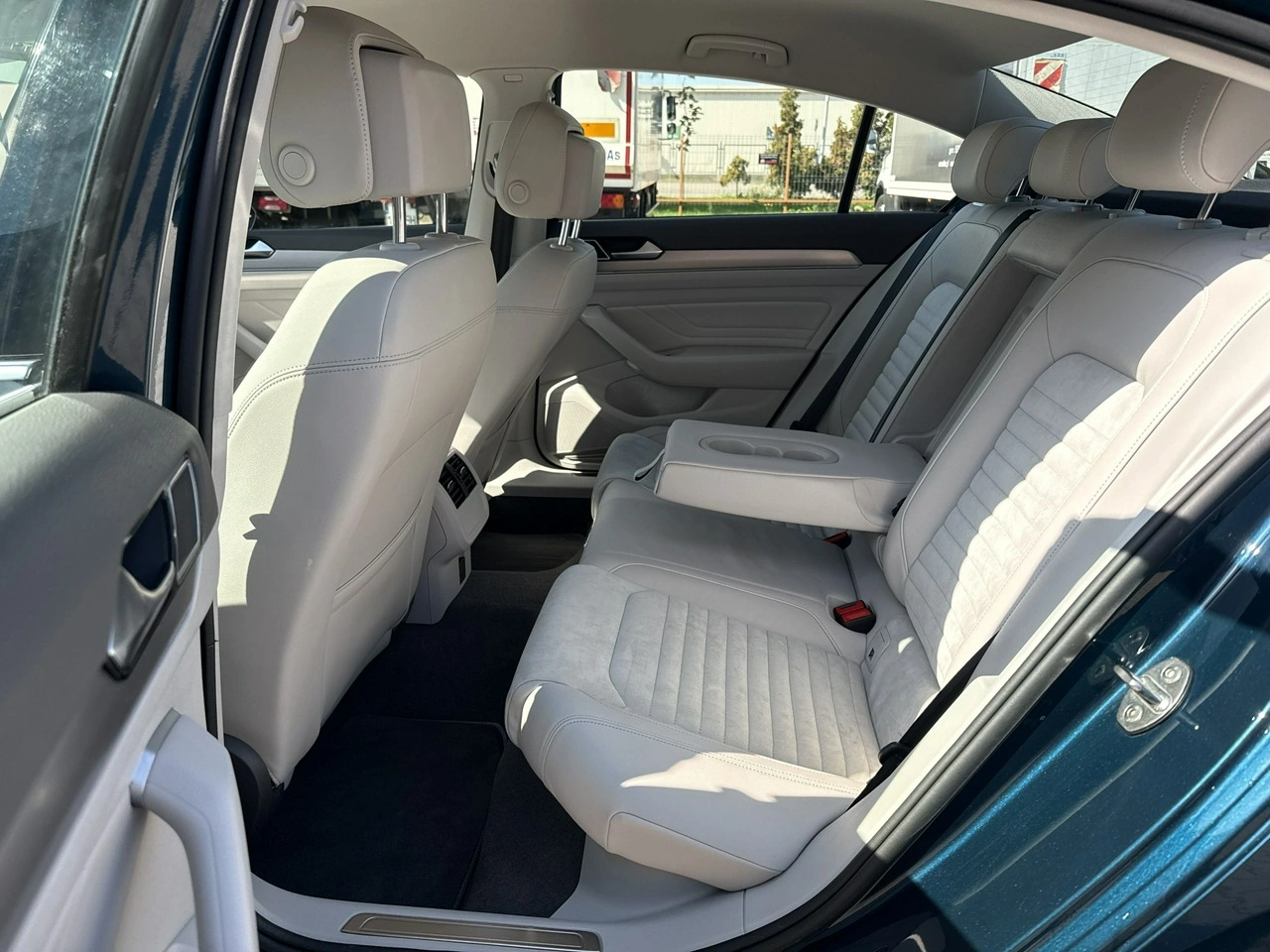 Volkswagen Passat - Zdjęcie 14