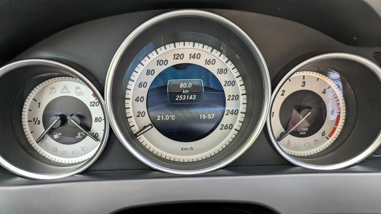 Mercedes C 200 - Zdjęcie 22