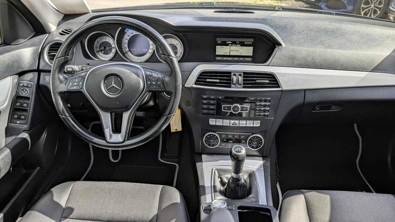 Mercedes C 200 - Zdjęcie 25