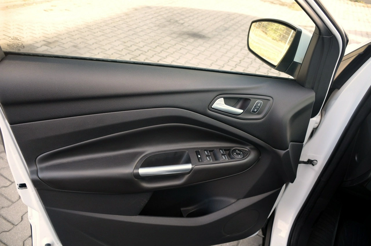 Ford Kuga - Zdjęcie 16