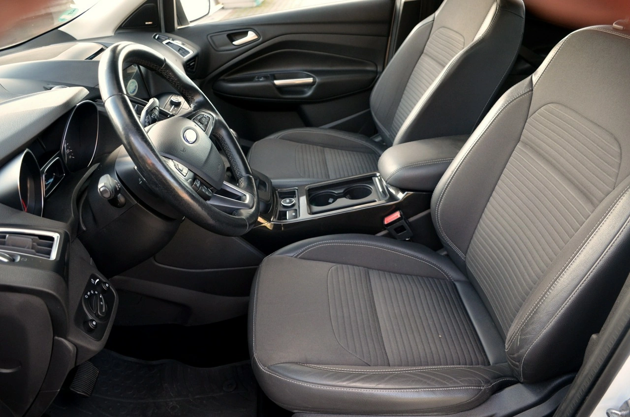 Ford Kuga - Zdjęcie 17