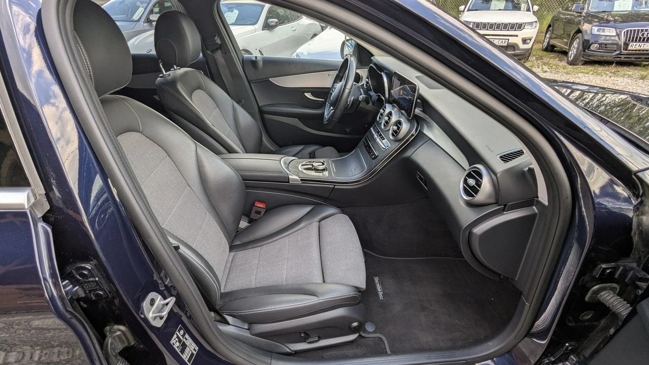 Mercedes C 300 - Zdjęcie 19