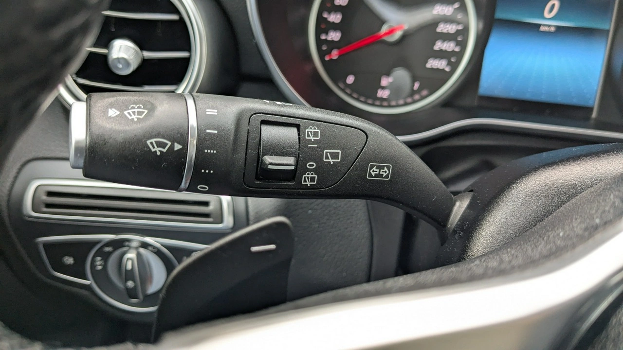 Mercedes C 300 - Zdjęcie 30
