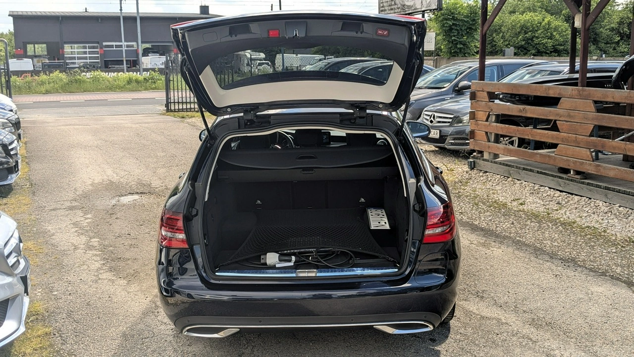 Mercedes C 300 - Zdjęcie 32