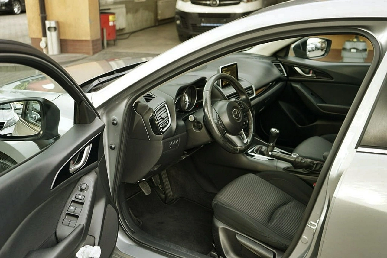 Mazda 3 - Zdjęcie 12