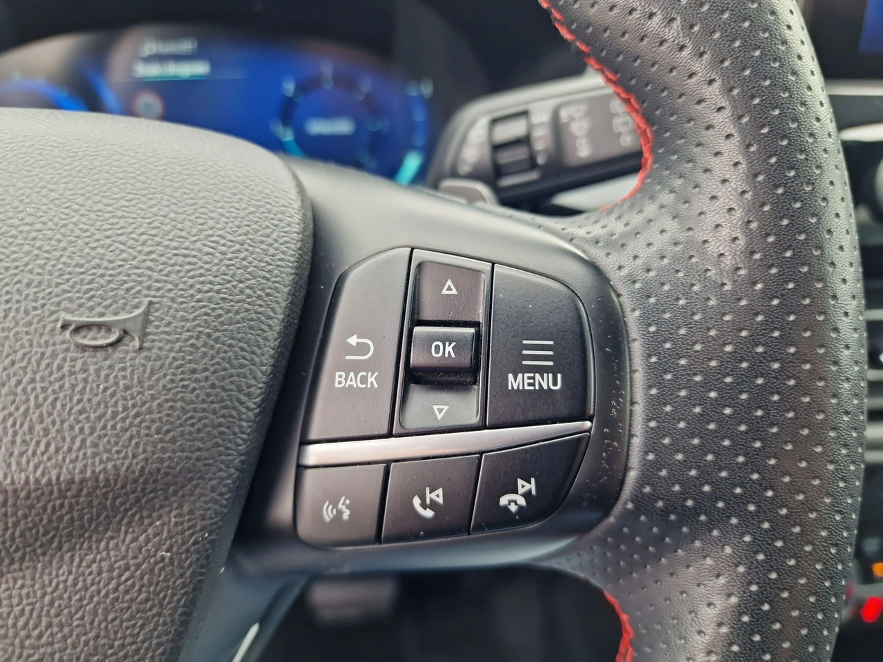 Ford Kuga - Zdjęcie 16
