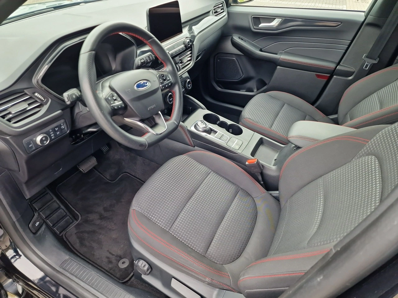Ford Kuga - Zdjęcie 17