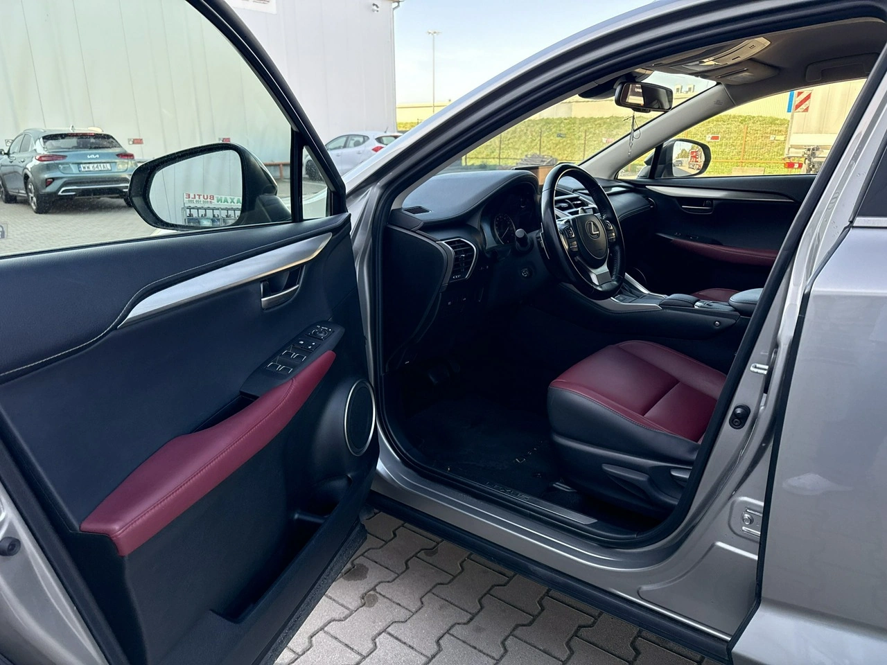 Lexus NX - Zdjęcie 9