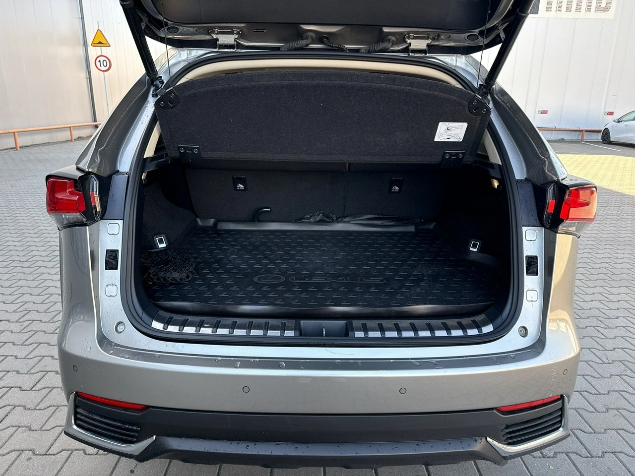 Lexus NX - Zdjęcie 15