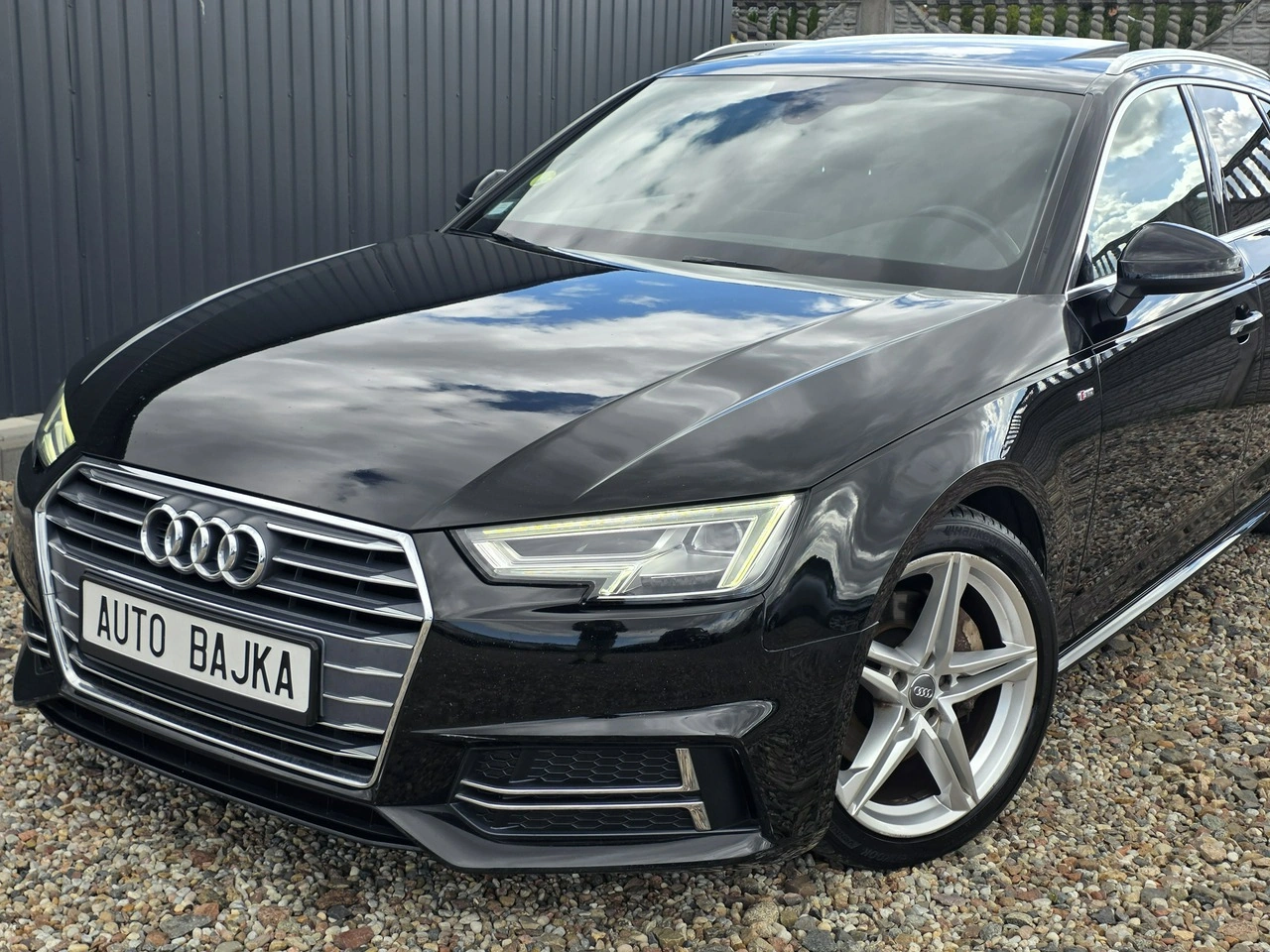 Audi A4 - Główne zdjęcie