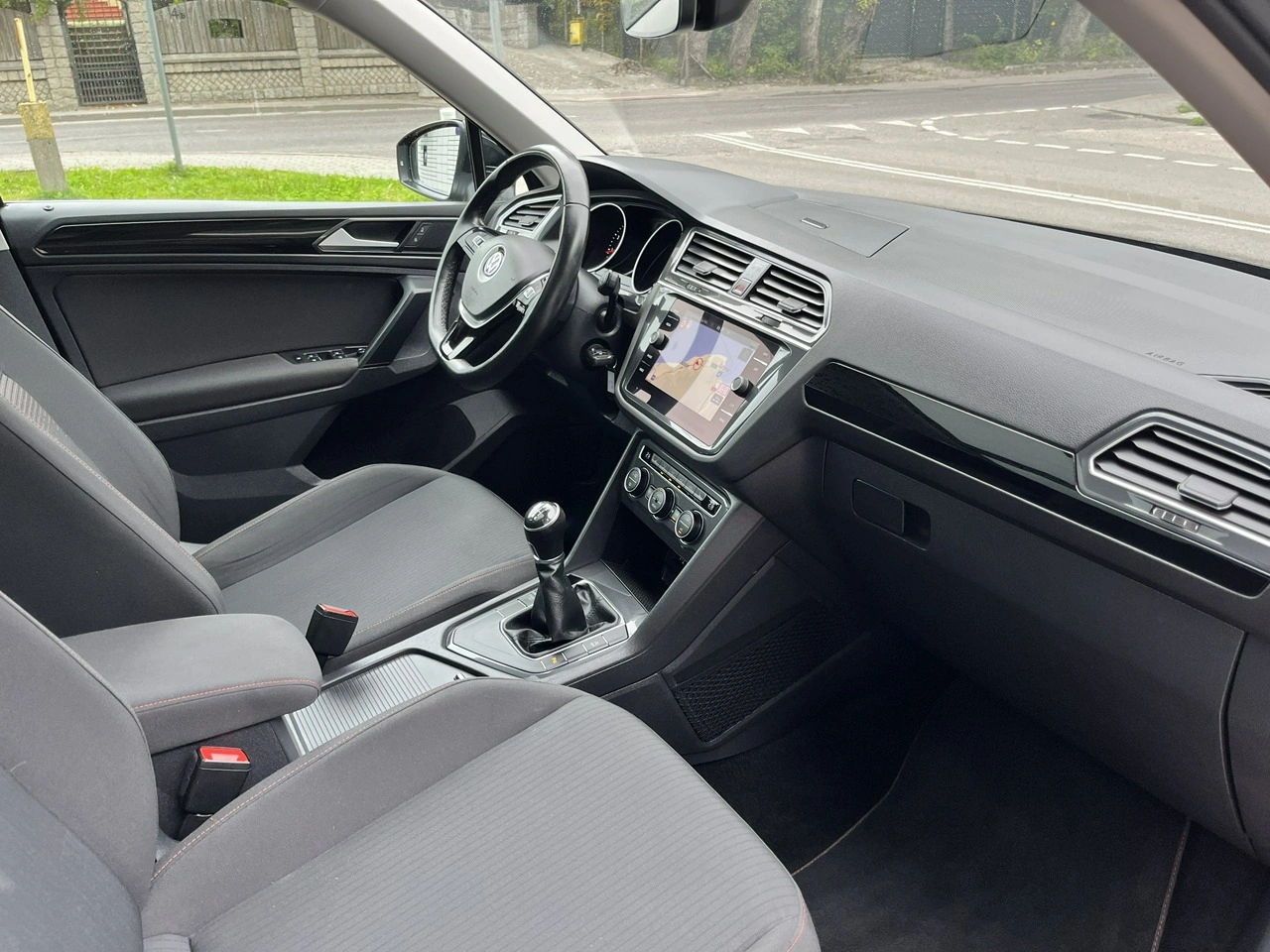 Volkswagen Tiguan - Zdjęcie 11