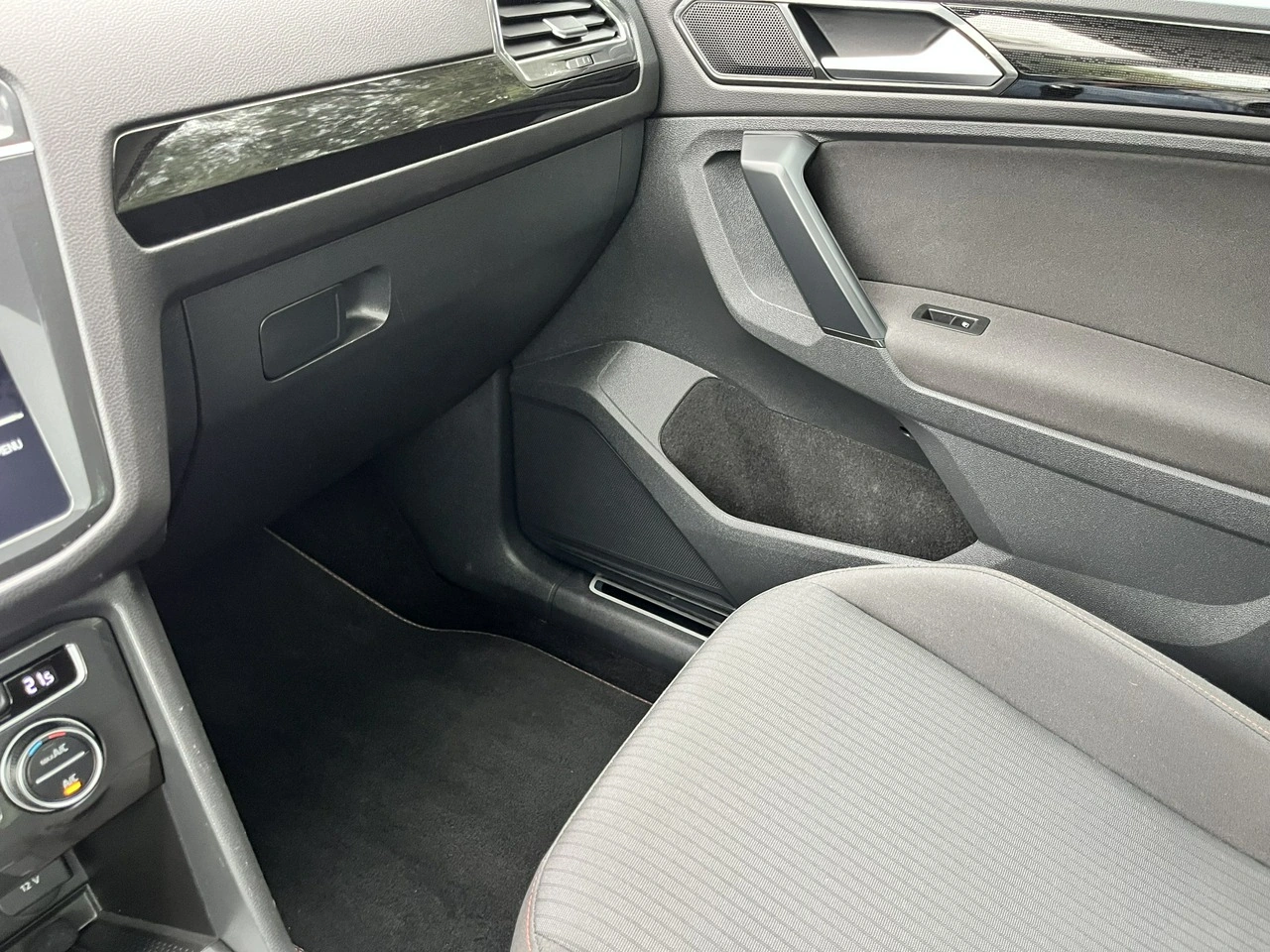 Volkswagen Tiguan - Zdjęcie 14