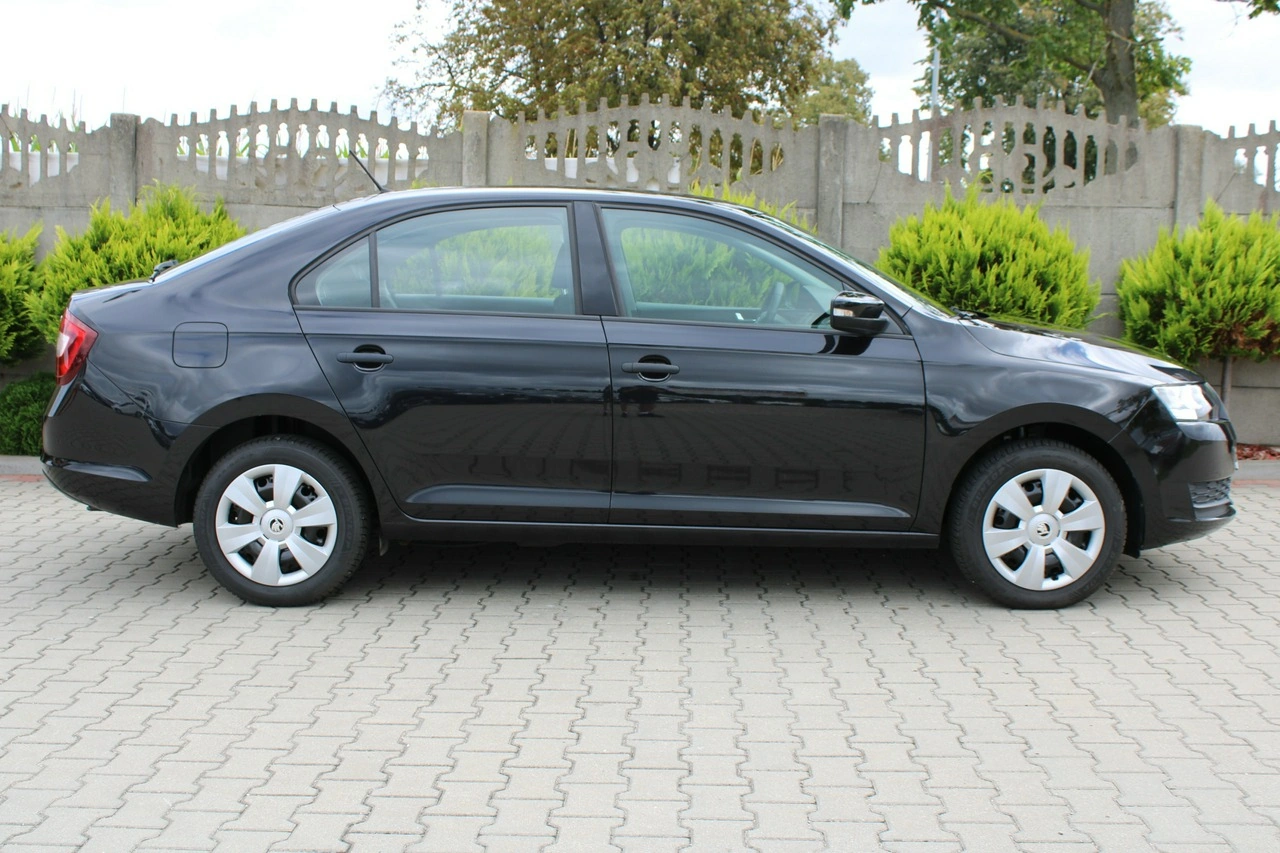 Skoda RAPID - Zdjęcie 11