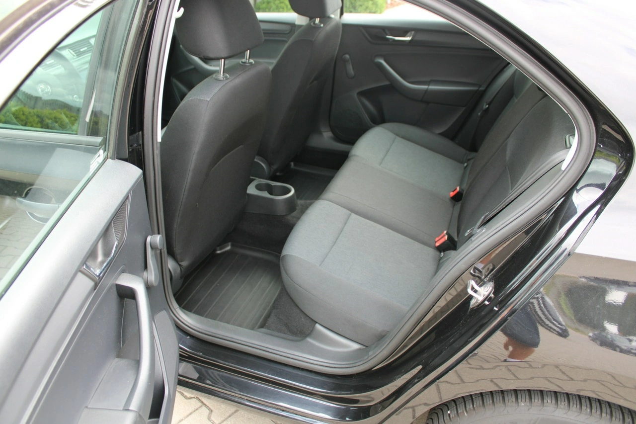 Skoda RAPID - Zdjęcie 30