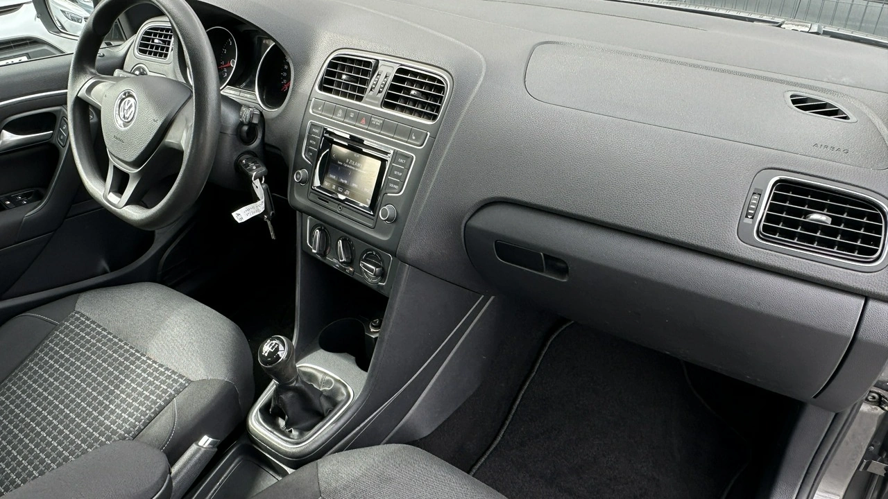 Volkswagen Polo - Zdjęcie 15