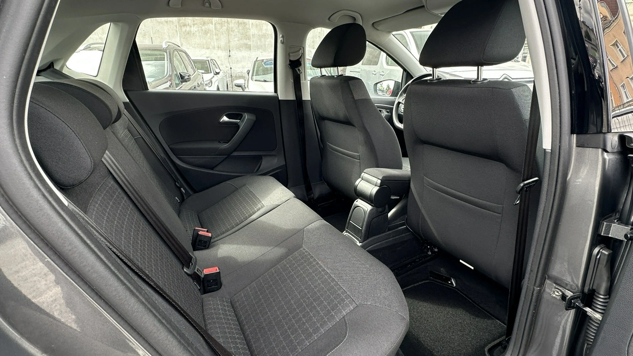 Volkswagen Polo - Zdjęcie 18