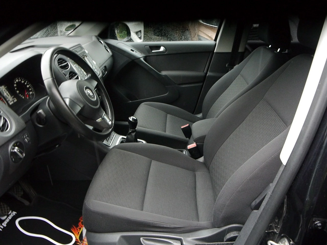 Volkswagen Tiguan - Zdjęcie 27