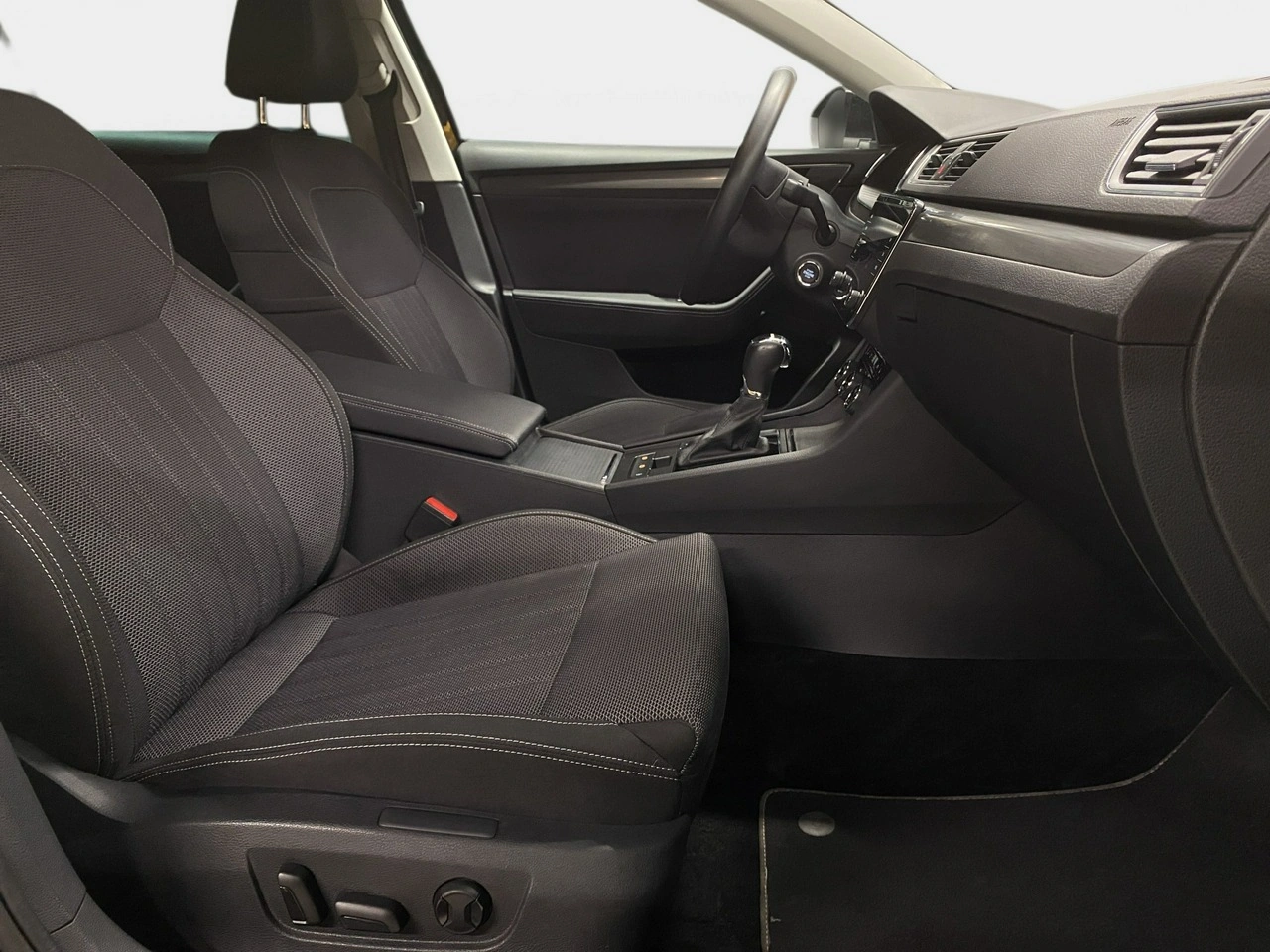 Skoda Superb - Zdjęcie 11