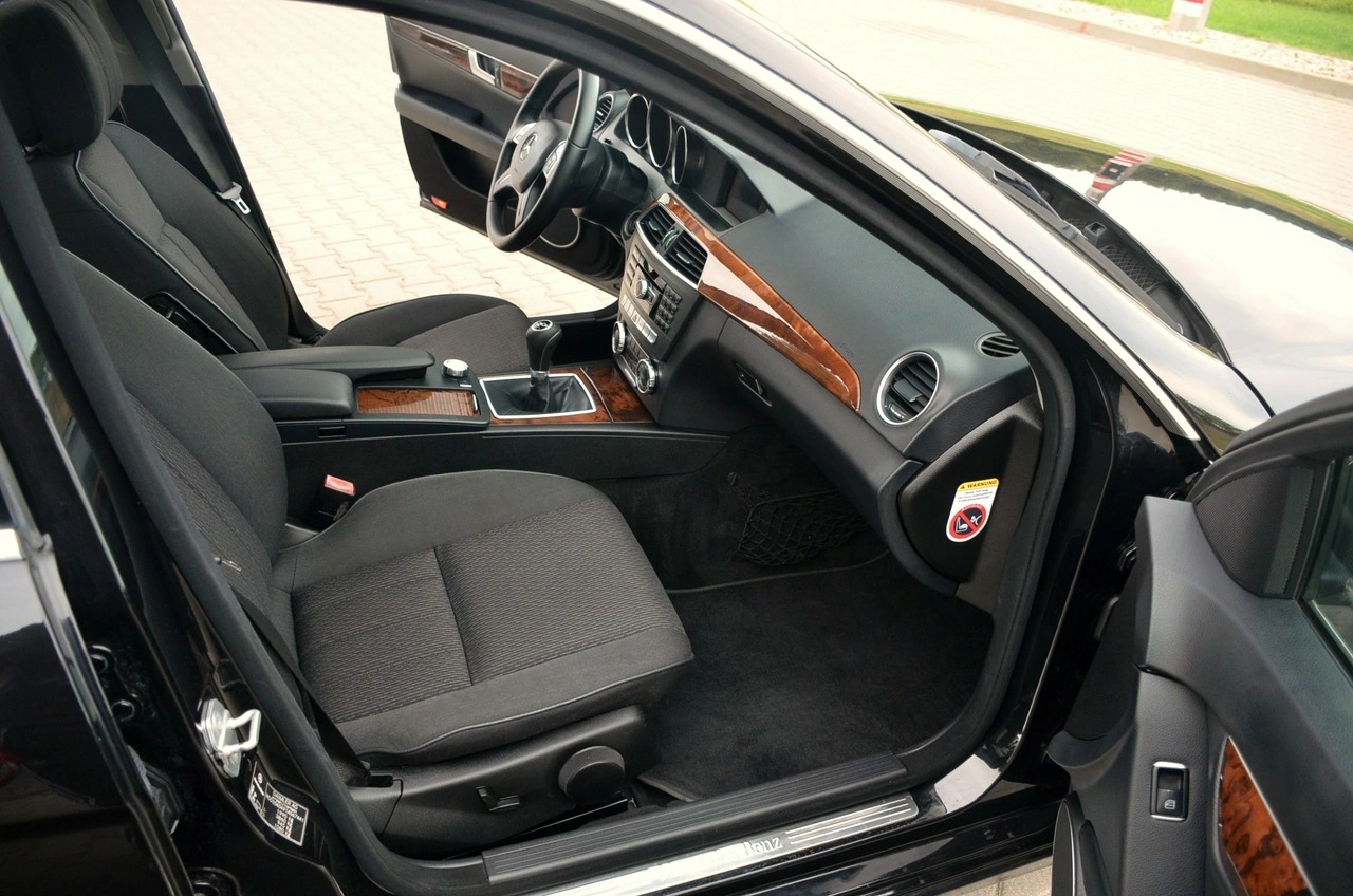 Mercedes C 180 - Zdjęcie 11