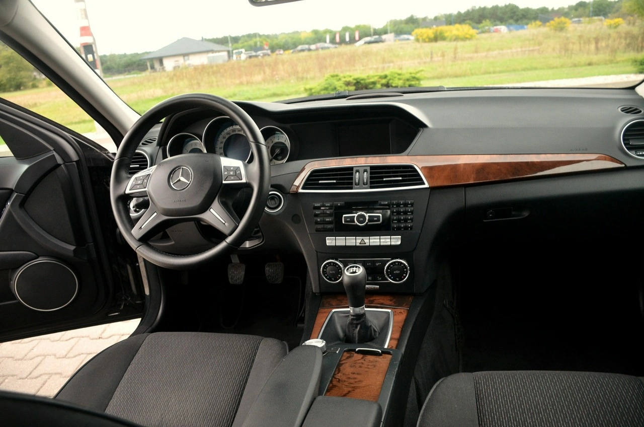 Mercedes C 180 - Zdjęcie 14