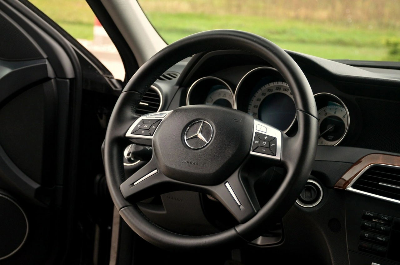 Mercedes C 180 - Zdjęcie 15