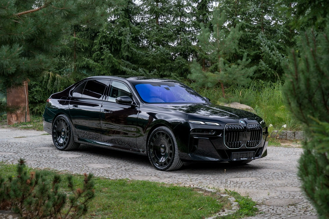 BMW 740 - Główne zdjęcie