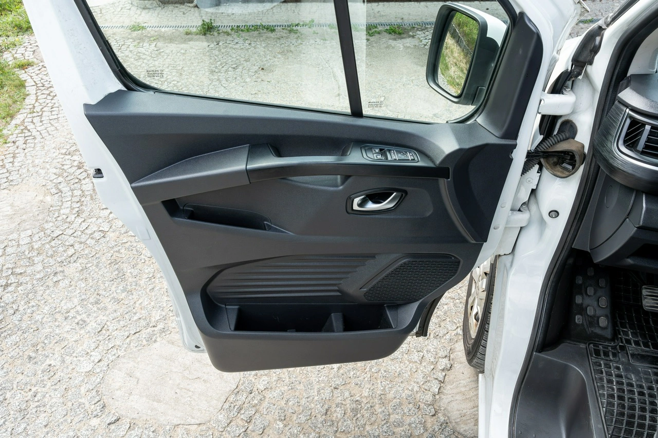 Renault Trafic - Zdjęcie 30