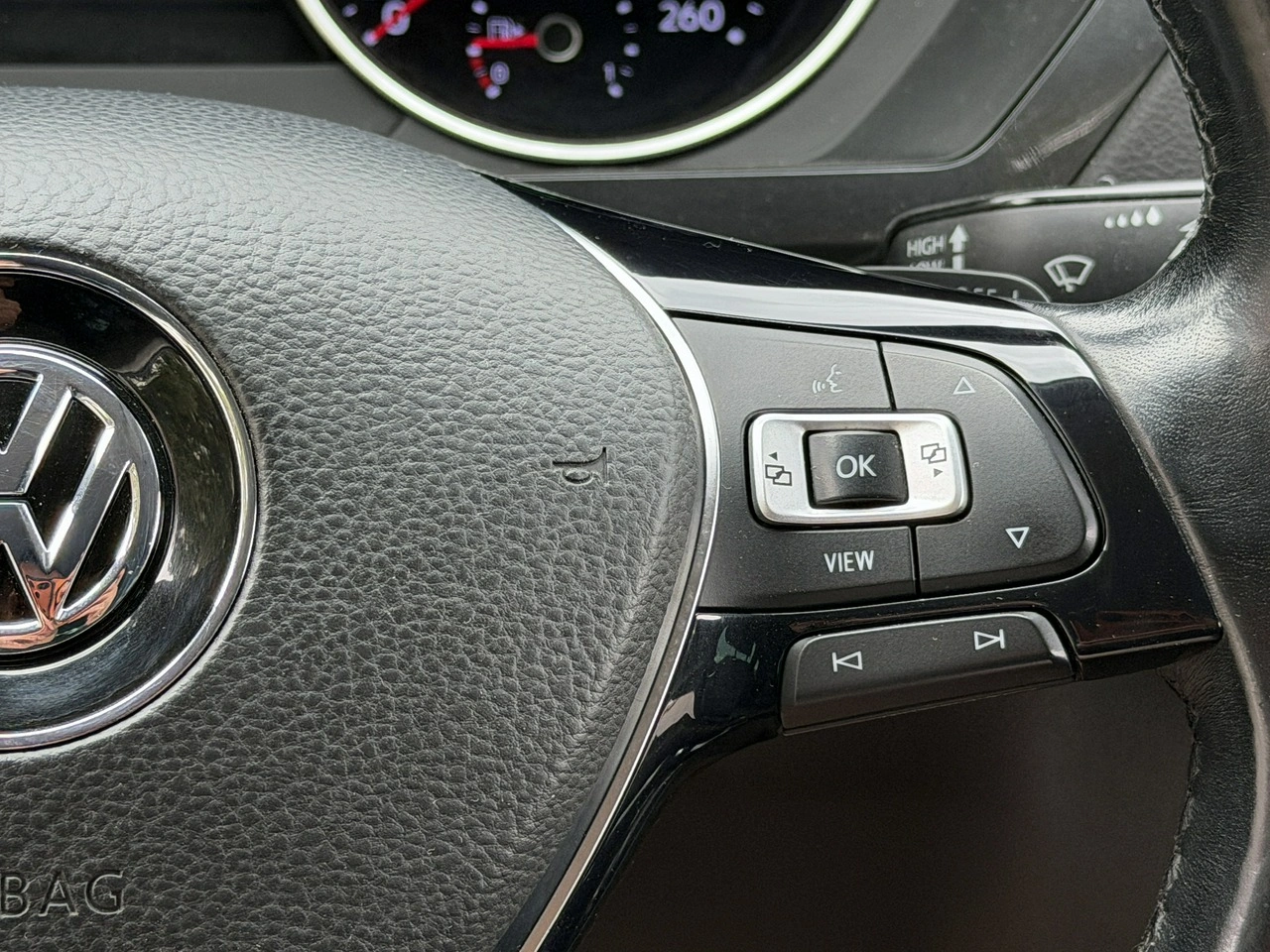 Volkswagen Tiguan - Zdjęcie 22