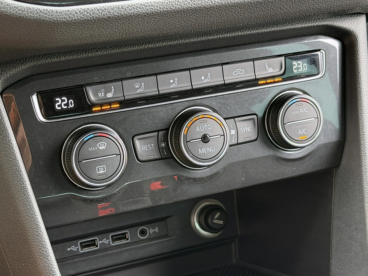 Volkswagen Tiguan - Zdjęcie 9