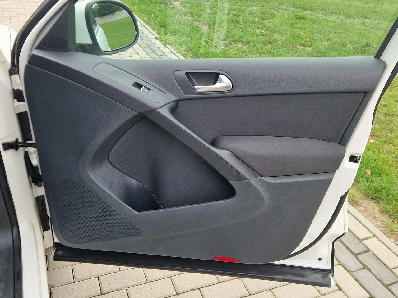Volkswagen Tiguan - Zdjęcie 25