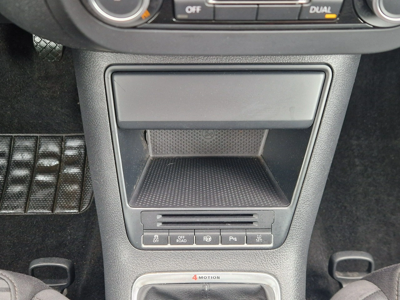 Volkswagen Tiguan - Zdjęcie 34