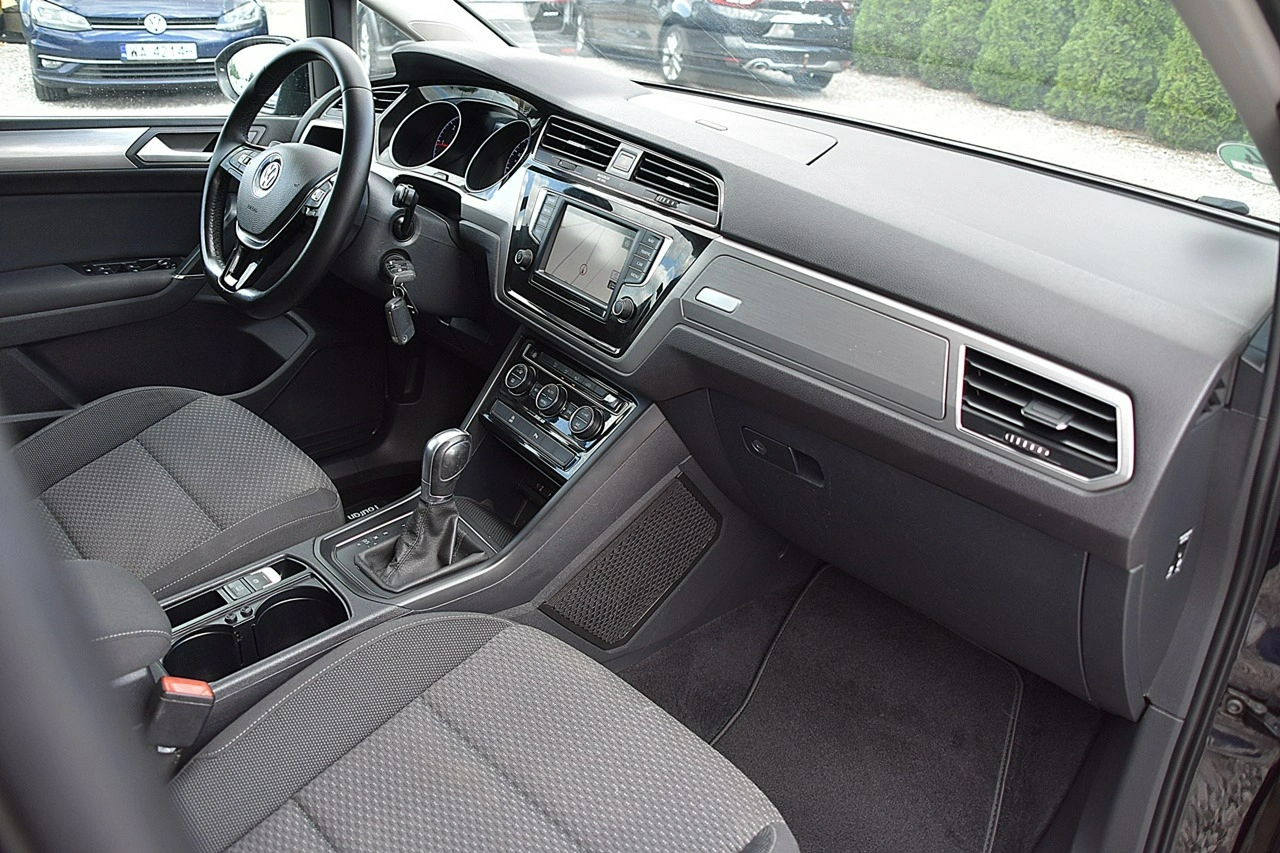 Volkswagen Touran - Zdjęcie 9