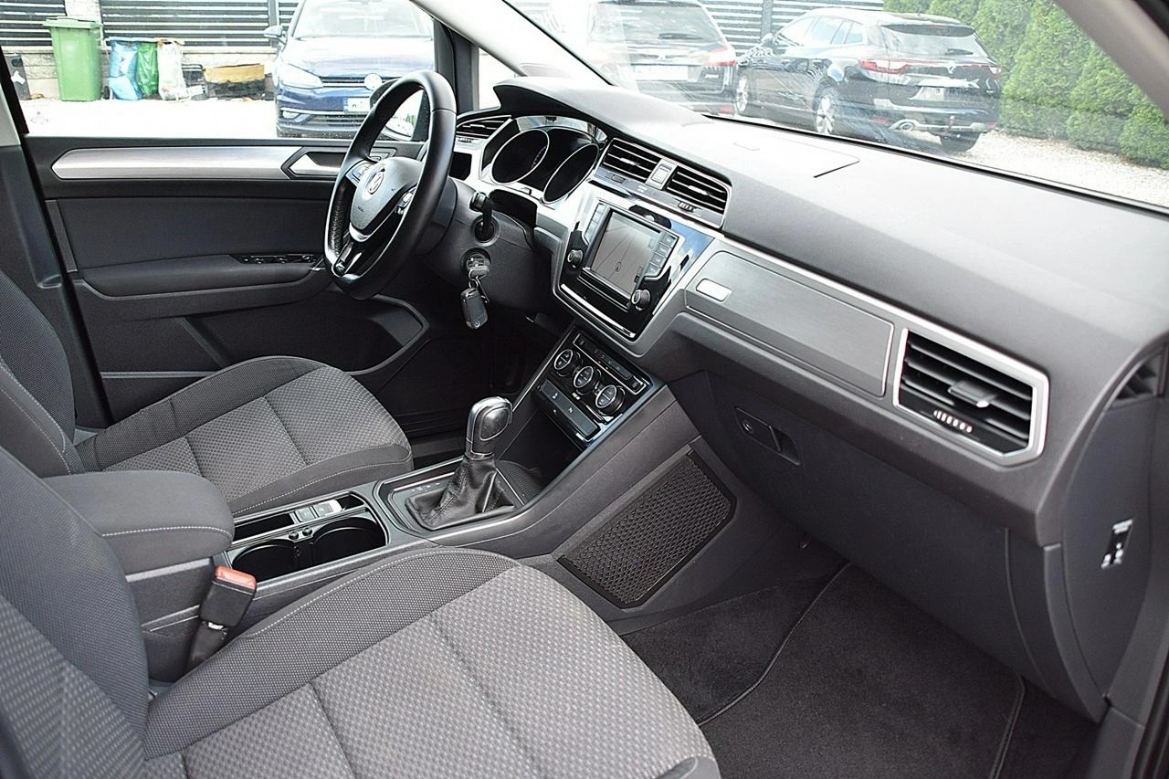 Volkswagen Touran - Zdjęcie 10