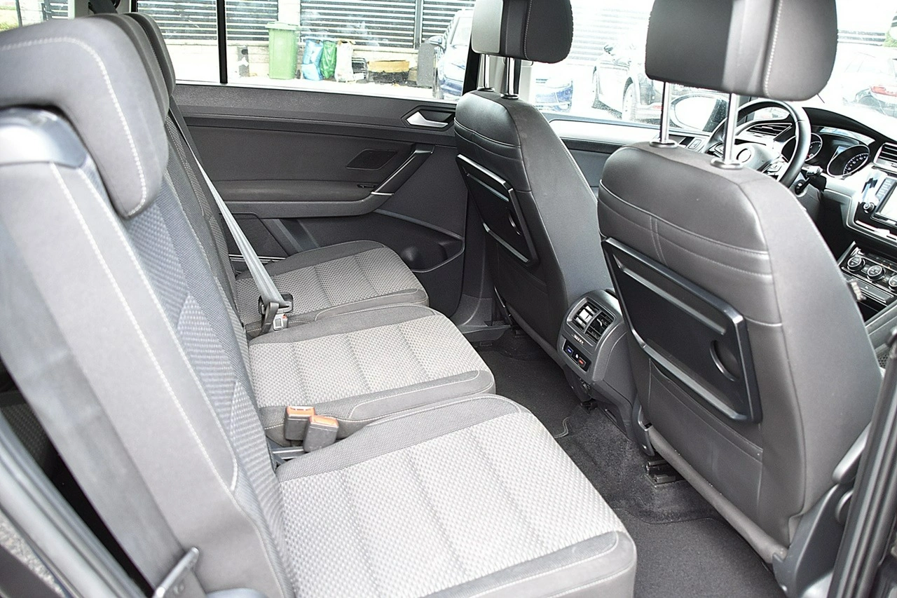 Volkswagen Touran - Zdjęcie 14