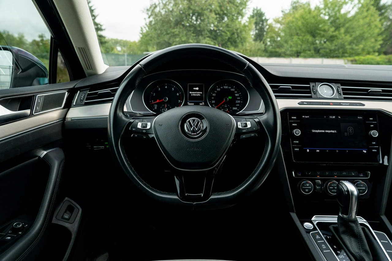 Volkswagen Passat - Zdjęcie 16