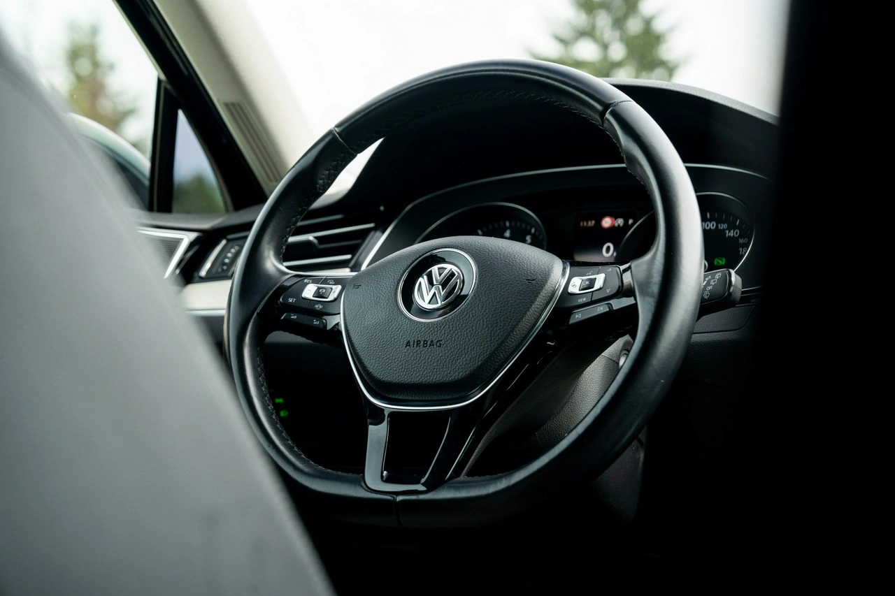 Volkswagen Passat - Zdjęcie 18