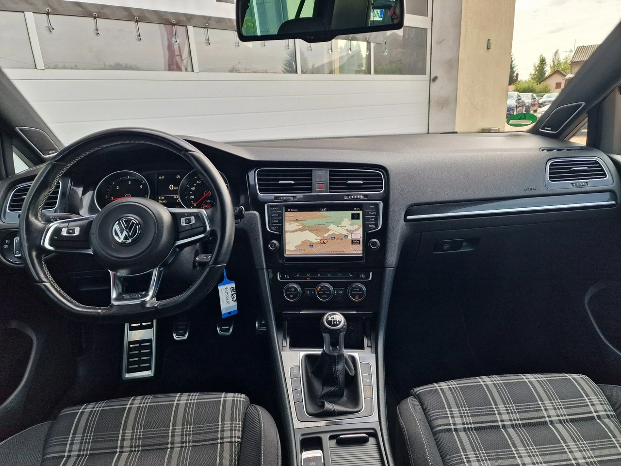 Volkswagen Golf - Zdjęcie 14