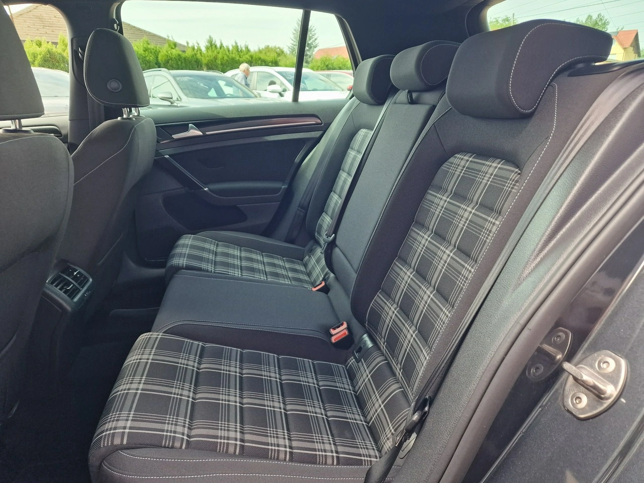Volkswagen Golf - Zdjęcie 16