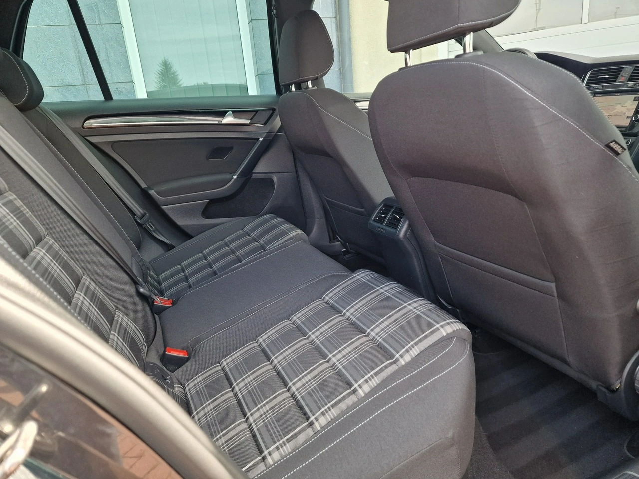 Volkswagen Golf - Zdjęcie 19