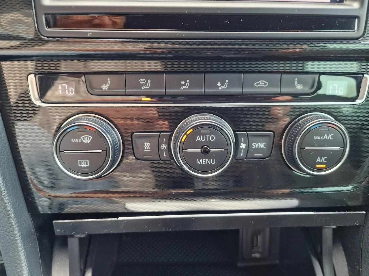 Volkswagen Golf - Zdjęcie 30