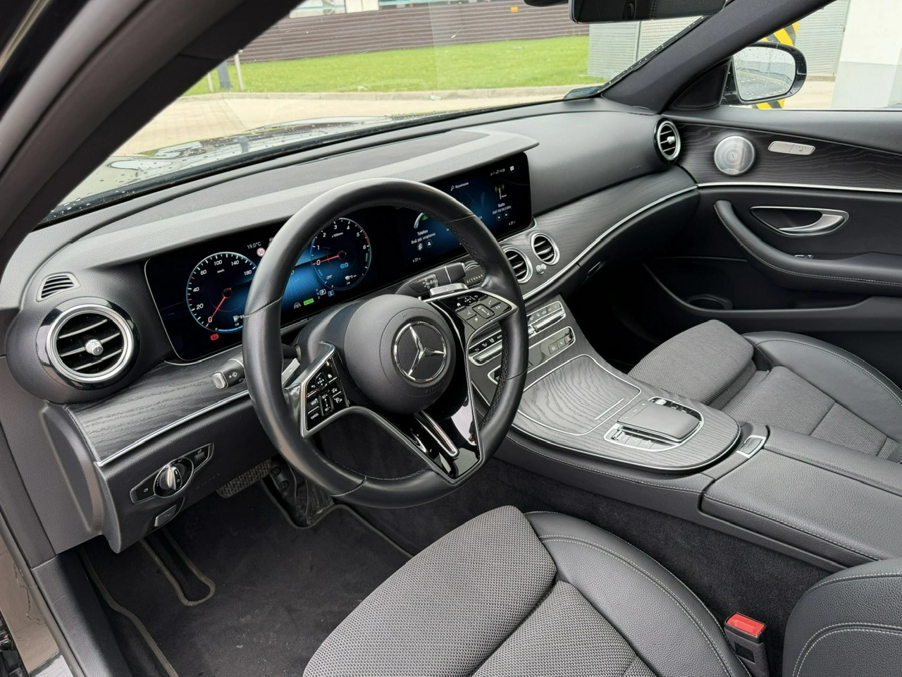 Mercedes E 300 - Zdjęcie 17