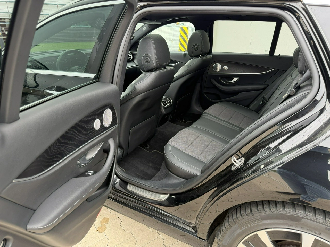 Mercedes E 300 - Zdjęcie 25