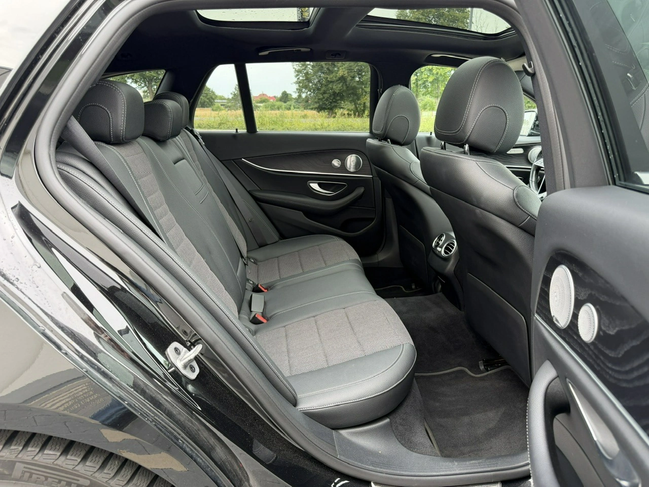Mercedes E 300 - Zdjęcie 32