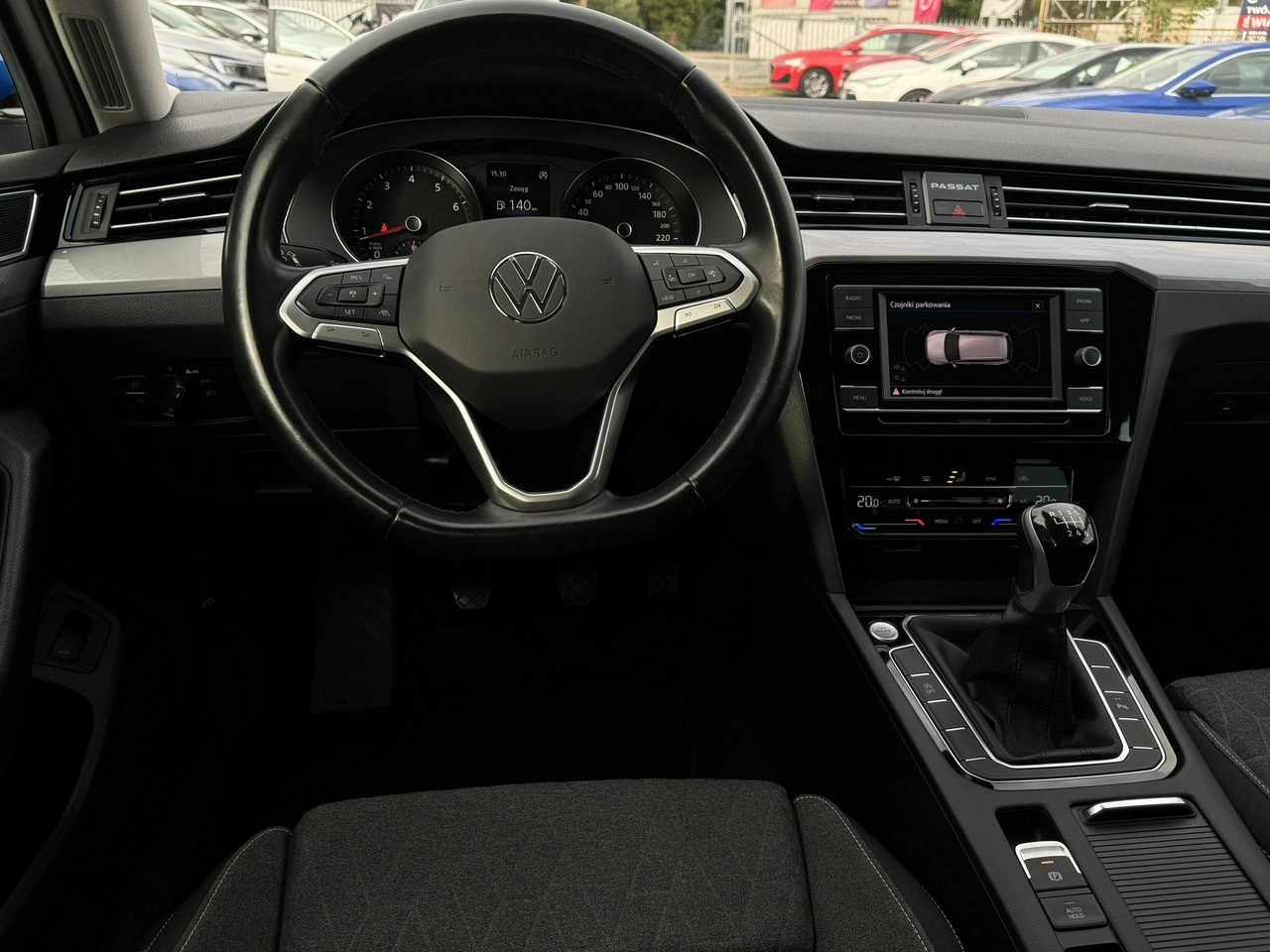 Volkswagen Passat - Zdjęcie 18